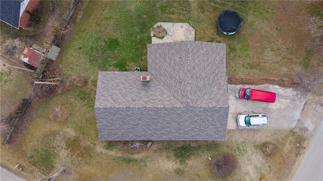 220 E 2nd Avenue, Caney, KS 67333