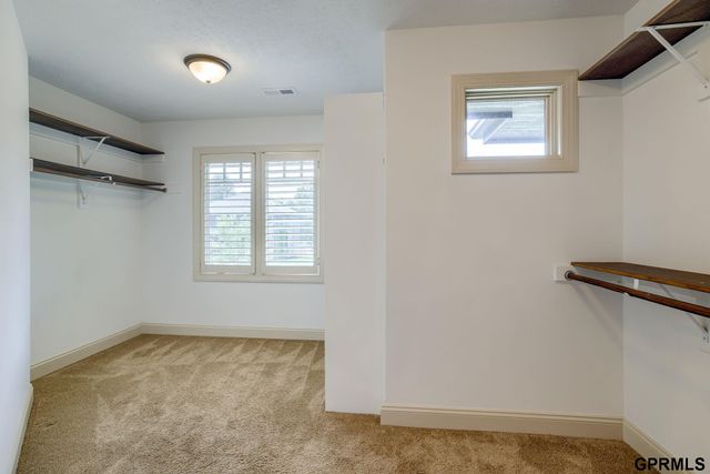 407 S 198th Street, Elkhorn, NE 68022