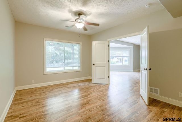 407 S 198th Street, Elkhorn, NE 68022