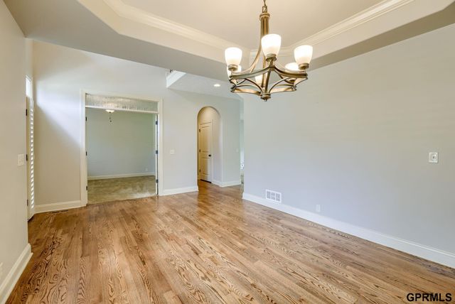 407 S 198th Street, Elkhorn, NE 68022