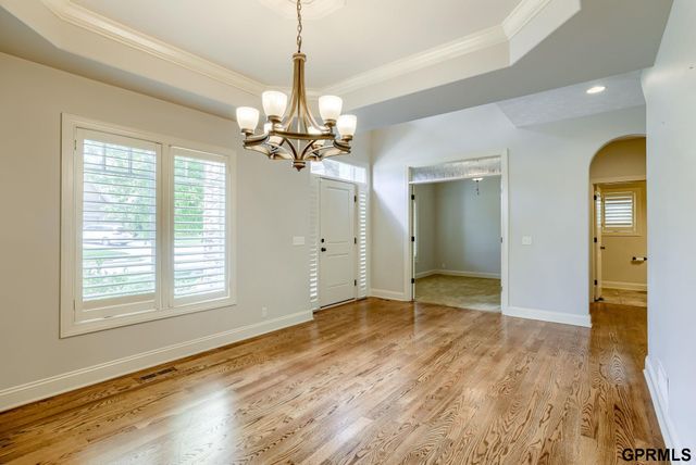 407 S 198th Street, Elkhorn, NE 68022