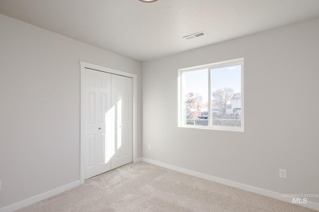 1066 Woods Bog Ave, Middleton, ID 83644