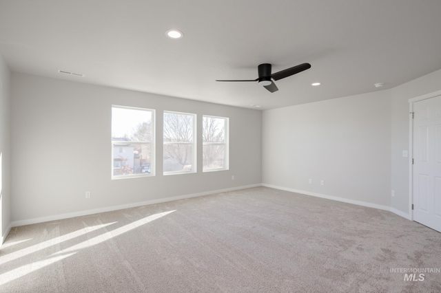 1066 Woods Bog Ave, Middleton, ID 83644