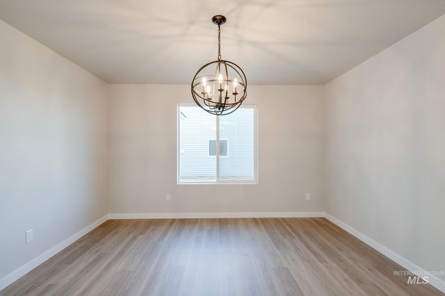 1066 Woods Bog Ave, Middleton, ID 83644