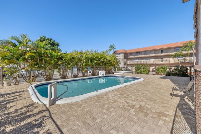 3930 Crystal Lake Drive 209, Deerfield Beach, FL 33064