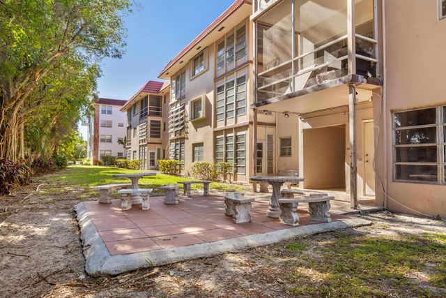 3930 Crystal Lake Drive 209, Deerfield Beach, FL 33064