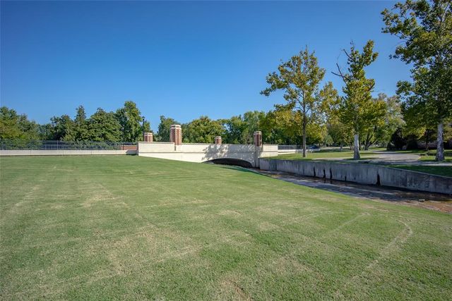 1032 W Lindsey Street, Norman, OK 73069