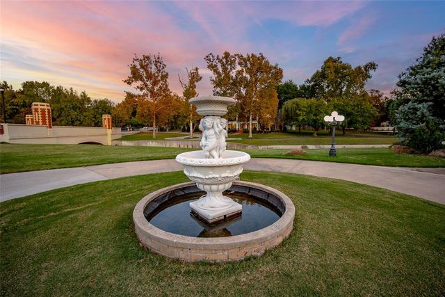 1032 W Lindsey Street, Norman, OK 73069