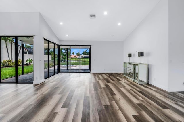 19325 Cherry Hills Terrace, Boca Raton, FL 33498