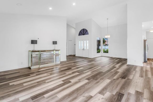 19325 Cherry Hills Terrace, Boca Raton, FL 33498
