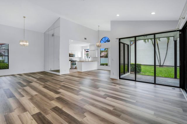 19325 Cherry Hills Terrace, Boca Raton, FL 33498