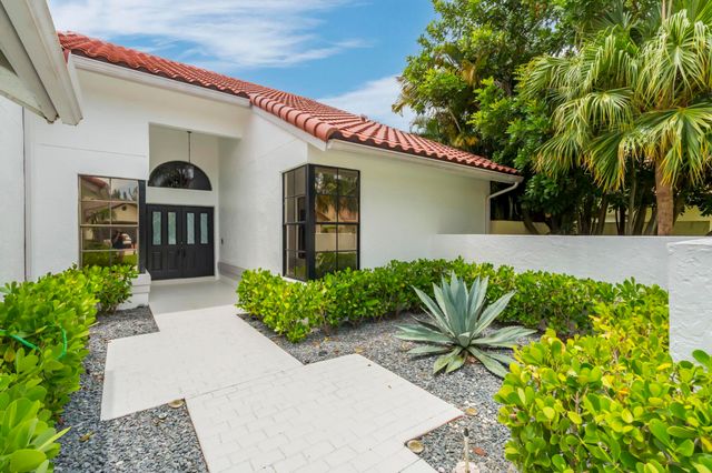 19325 Cherry Hills Terrace, Boca Raton, FL 33498