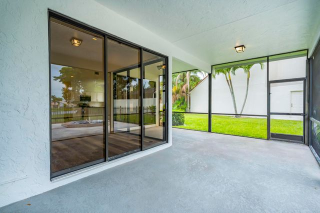 19325 Cherry Hills Terrace, Boca Raton, FL 33498