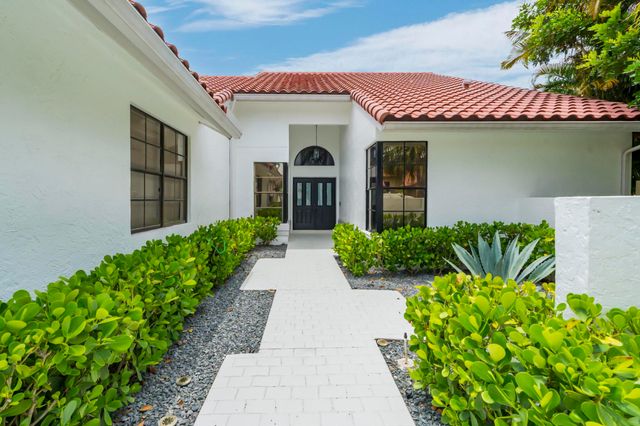 19325 Cherry Hills Terrace, Boca Raton, FL 33498