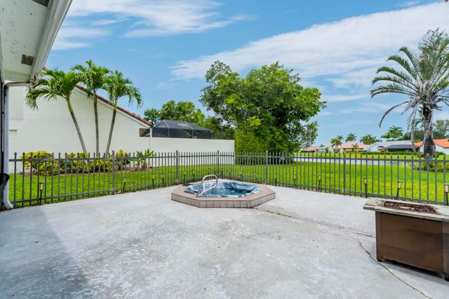 19325 Cherry Hills Terrace, Boca Raton, FL 33498