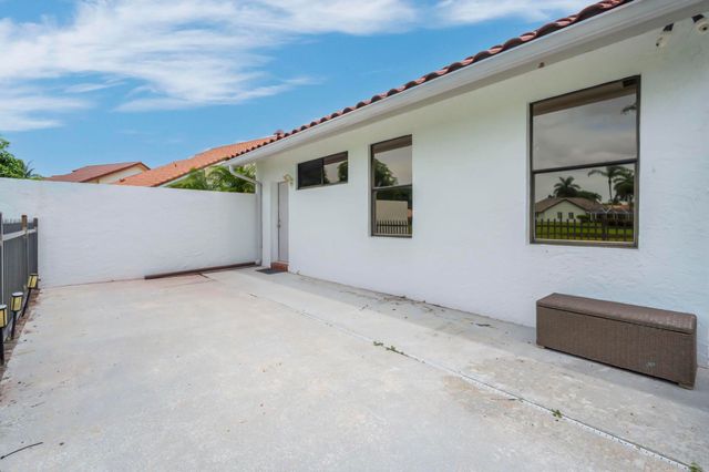 19325 Cherry Hills Terrace, Boca Raton, FL 33498