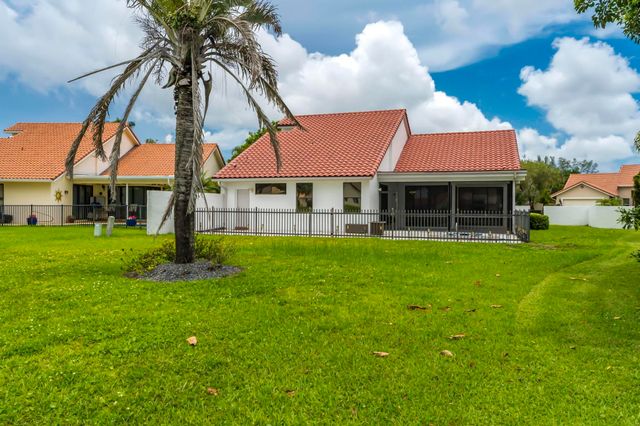 19325 Cherry Hills Terrace, Boca Raton, FL 33498