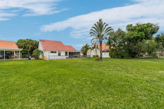 19325 Cherry Hills Terrace, Boca Raton, FL 33498