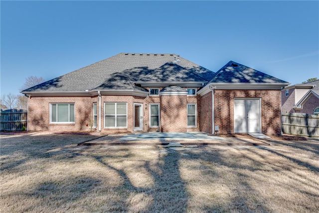 2477 Misty Rose Lane, Loganville, GA 30052