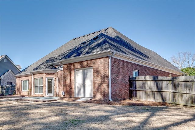 2477 Misty Rose Lane, Loganville, GA 30052