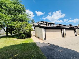 5133 Rock Run, West Bloomfield Charter Township, MI 48322