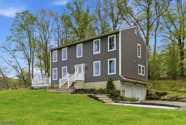 8 Danielle Dr, Liberty Twp., NJ 07838