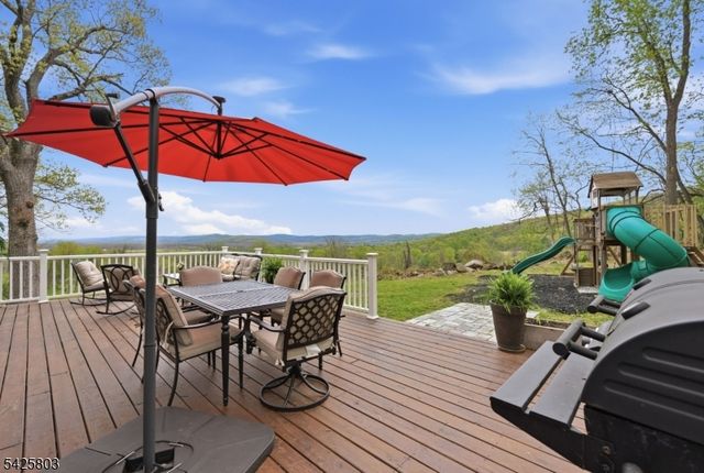 8 Danielle Dr, Liberty Twp., NJ 07838
