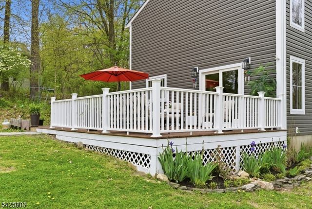 8 Danielle Dr, Liberty Twp., NJ 07838