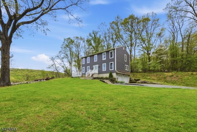 8 Danielle Dr, Liberty Twp., NJ 07838
