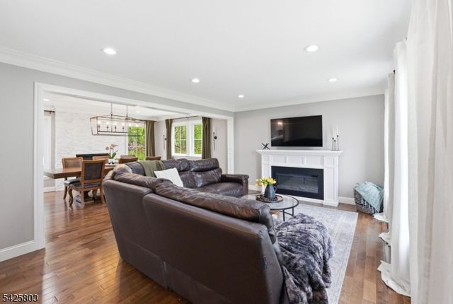 8 Danielle Dr, Liberty Twp., NJ 07838