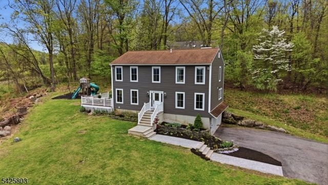 8 Danielle Dr, Liberty Twp., NJ 07838