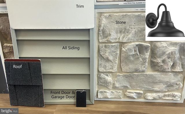 607 LILLIANA DR, Lebanon, PA 17046