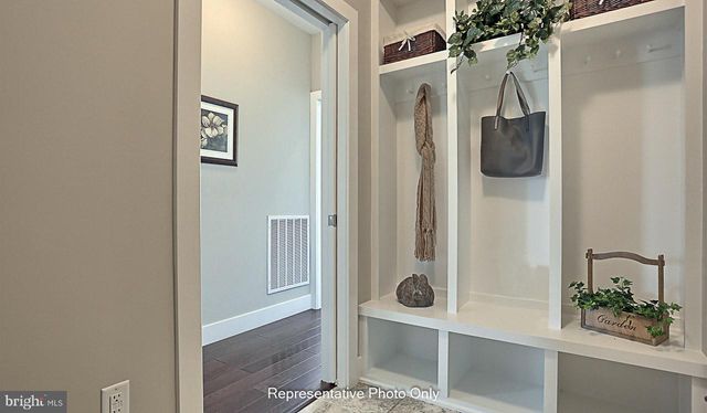 607 LILLIANA DR, Lebanon, PA 17046