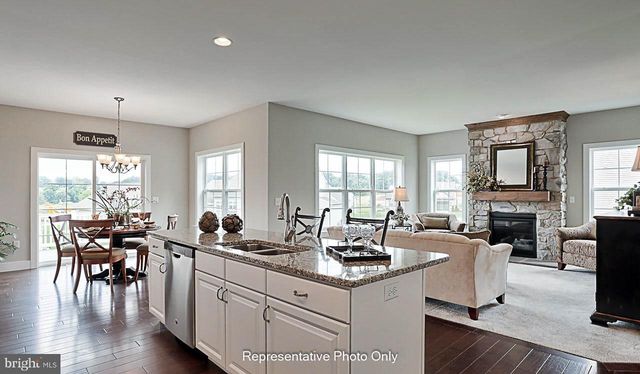 607 LILLIANA DR, Lebanon, PA 17046