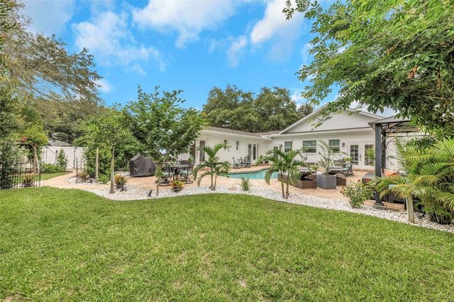 411 ROEBLING ROAD S, Belleair, FL 33756