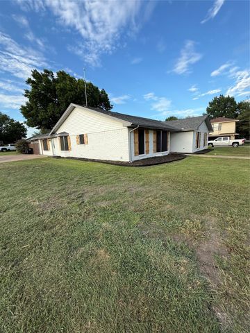 2401 Farr Street, Caddo Mills, TX 75135