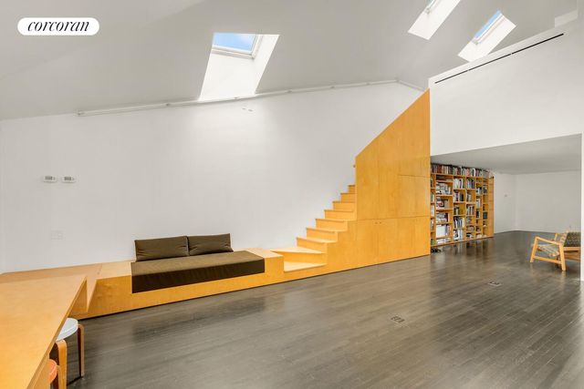208 VANDERBILT Avenue, New York City, NY 11205