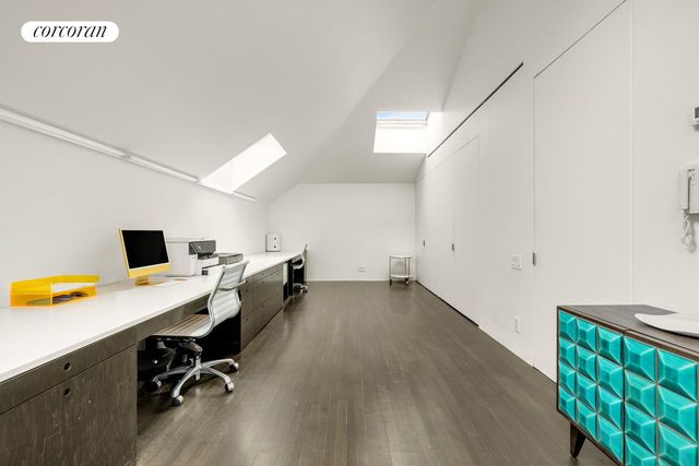 208 VANDERBILT Avenue, New York City, NY 11205
