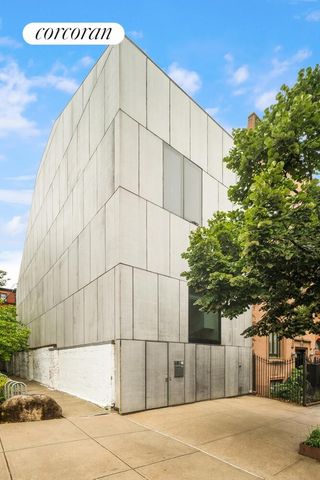 208 VANDERBILT Avenue, New York City, NY 11205