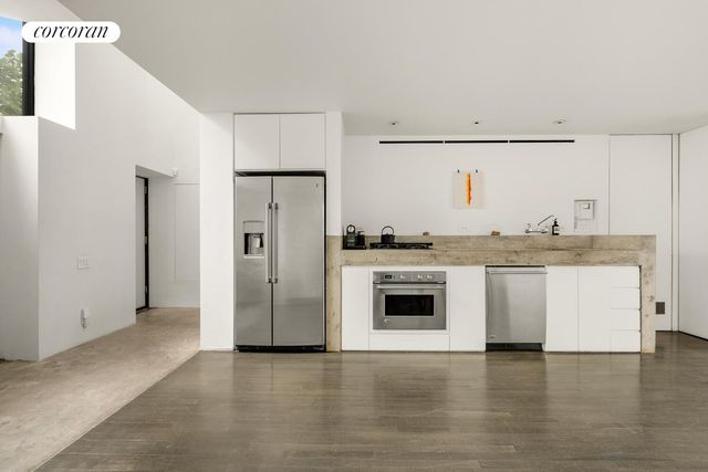 208 VANDERBILT Avenue, New York City, NY 11205