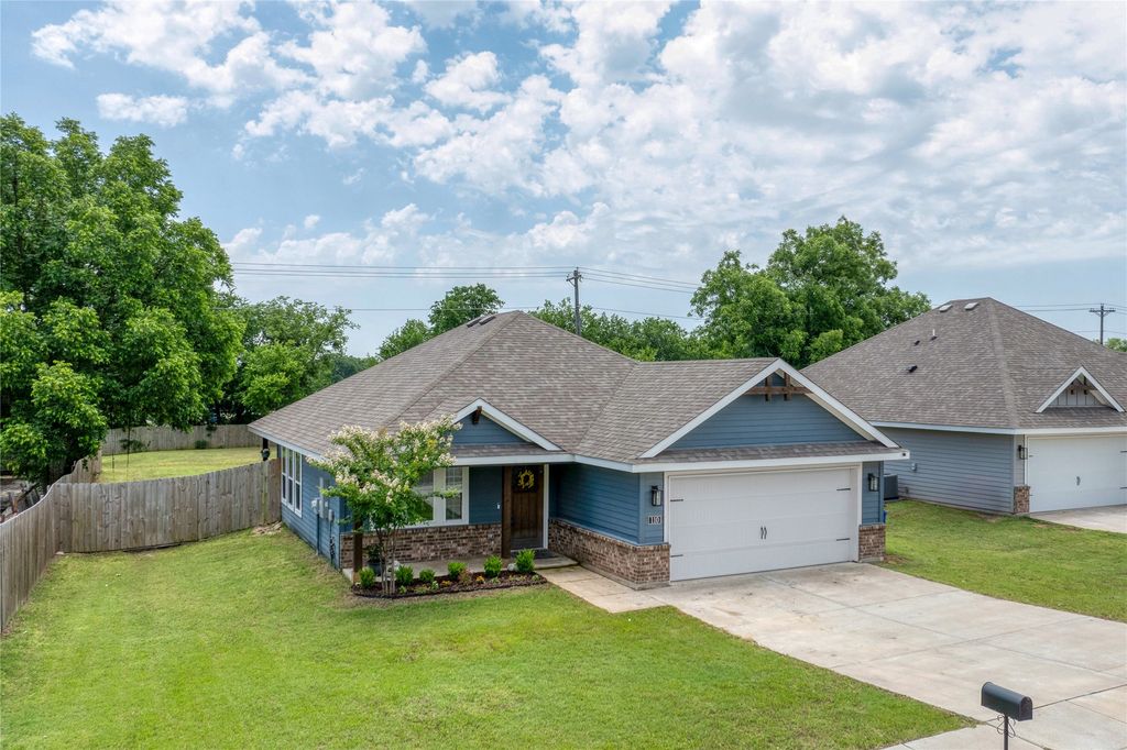 110 Thode Street, Whitesboro, TX 76273