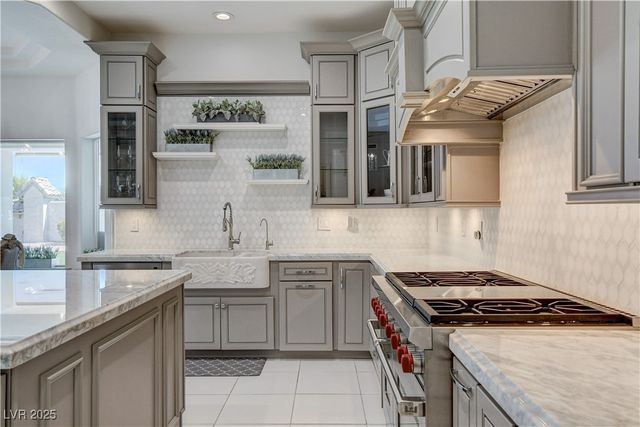 1720 Oval Circle, Las Vegas, NV 89117