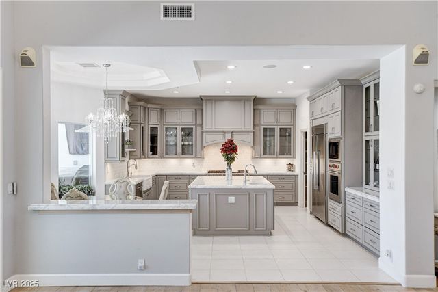 1720 Oval Circle, Las Vegas, NV 89117