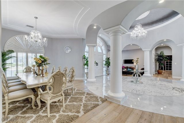 1720 Oval Circle, Las Vegas, NV 89117