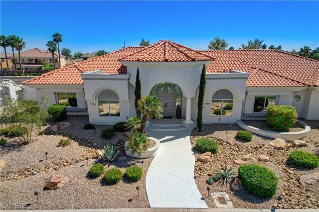 1720 Oval Circle, Las Vegas, NV 89117