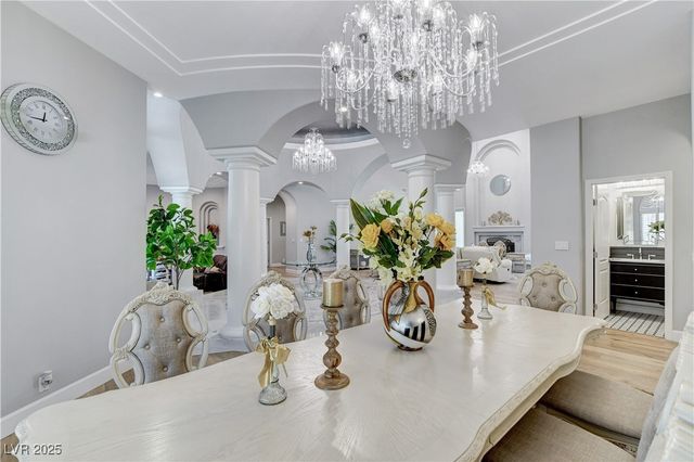 1720 Oval Circle, Las Vegas, NV 89117