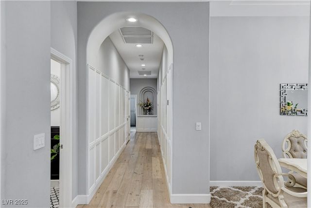 1720 Oval Circle, Las Vegas, NV 89117