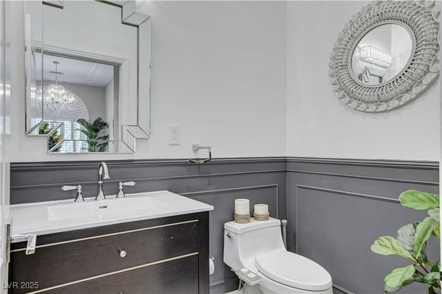 1720 Oval Circle, Las Vegas, NV 89117