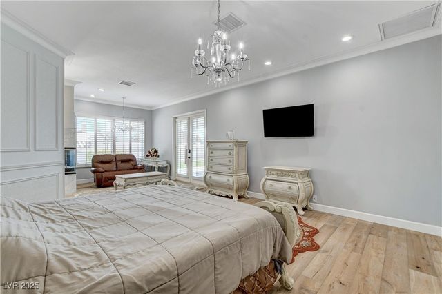 1720 Oval Circle, Las Vegas, NV 89117