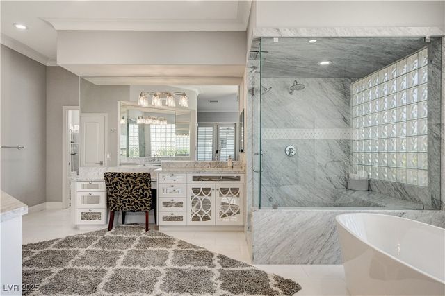 1720 Oval Circle, Las Vegas, NV 89117